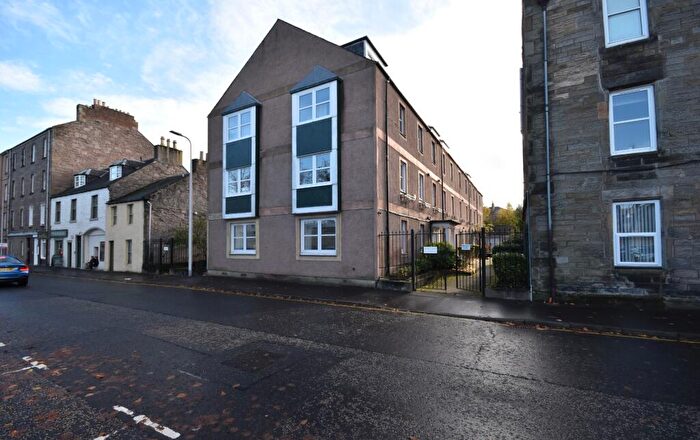 2 Bedroom Flat To Rent In Victoria Street, Flat, Perth, Perthshire, PH2