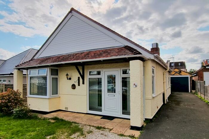3 Bedroom Detached Bungalow To Rent In Laburnum Avenue, Drayton, Portsmouth, PO6