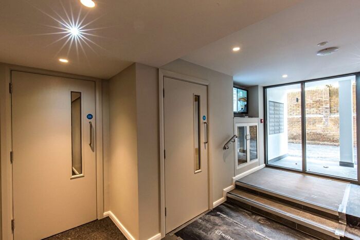 1 Bedroom Flat To Rent In Denmark Road, London, SE5