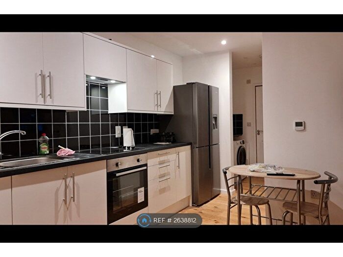 2 Bedroom Bungalow To Rent In Fleet Street, Aylesbury, HP20