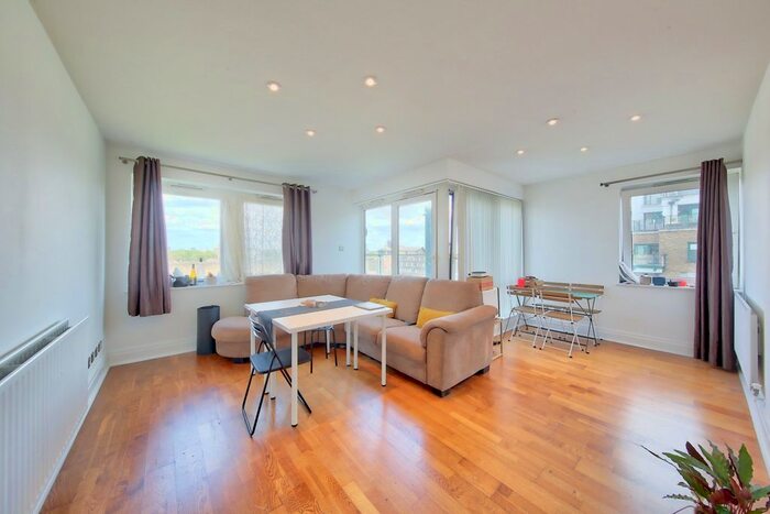 2 Bedroom Flat To Rent In Warren House, Beckford Close, Kensington, London, W14