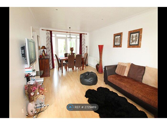 4 Bedroom Detached House To Rent In Albert Road, Orpington, BR6