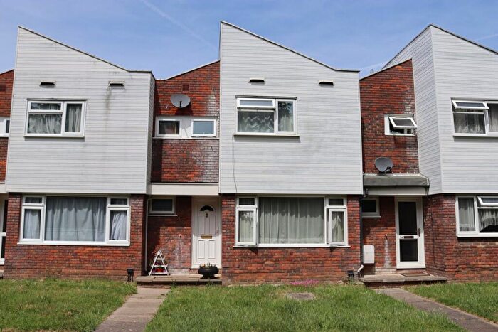 3 Bedroom Terraced House For Sale In Lulworth Close, Farnborough, GU14