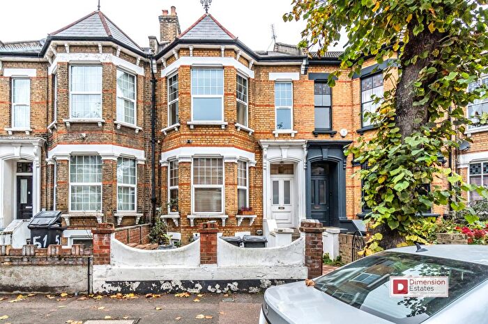 3 Bedroom Maisonette To Rent In Newick Road, Lower Clapton, Hackney, E5