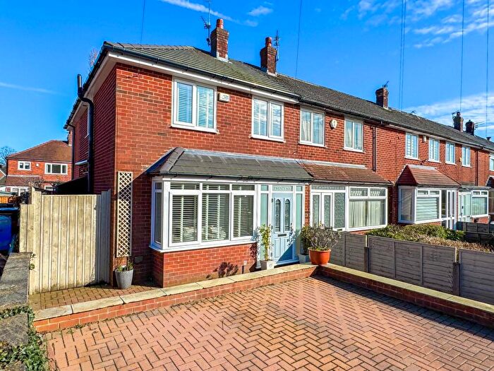 3 Bedroom Semi Detached House For Sale In Warth Fold Road, Radcliffe, M26