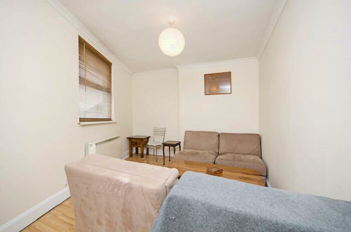 2 Bedroom Flat To Rent In Ridley Road, Dalston, London, E8