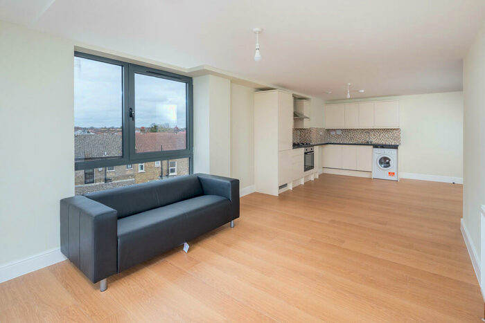 1 Bedroom Apartment To Rent In Cameron Road, Seven Kings, IG3