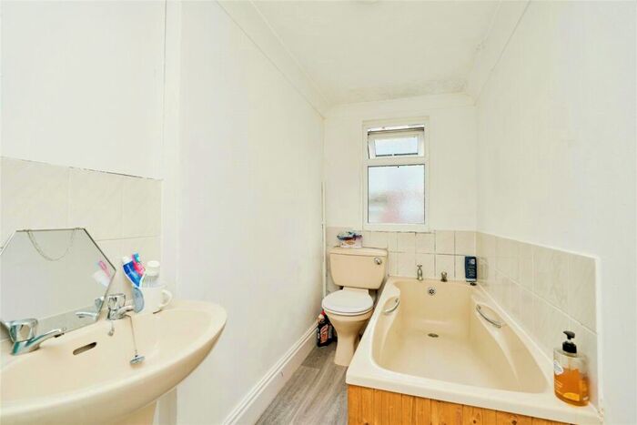 1 Bedroom Flat For Sale In George Street, Ryde, Isle Of Wight, PO33