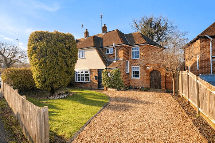 3 Bedroom Semi Detached House For Sale In Green Farm Road, Bagshot, GU19