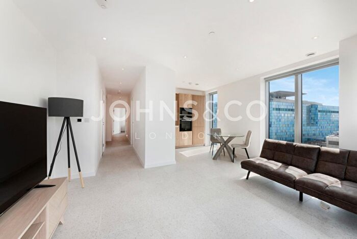 2 Bedroom Flat To Rent In Bouchon Point, The Silk District, E1