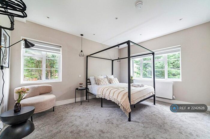 2 Bedroom Flat To Rent In The Avenue, Wembley, HA9