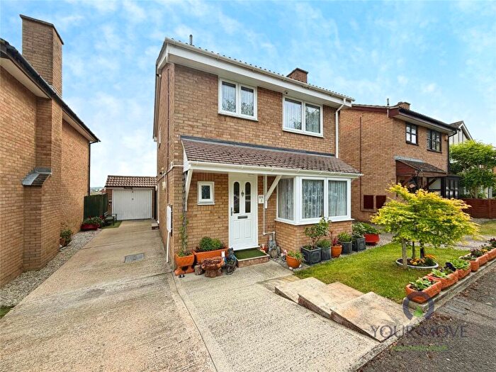 3 Bedroom Detached House For Sale In Castle Road, Allington, Maidstone, Kent, ME16