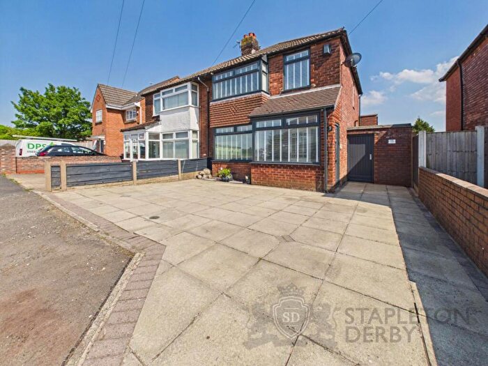 3 Bedroom Semi Detached House For Sale In Martin Close, Rainhill, Prescot, L35