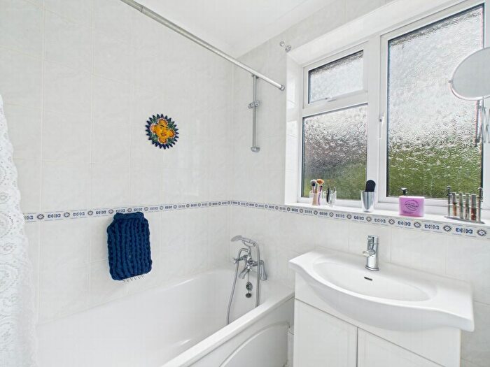 2 Bedroom Bungalow For Sale In High Street, Lindfield, RH16