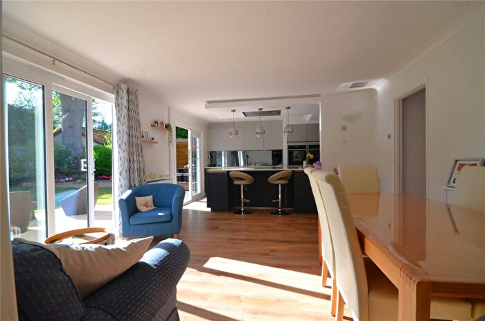 4 Bedroom Detached House For Sale In Artel Croft, Three Bridges, Crawley, RH10