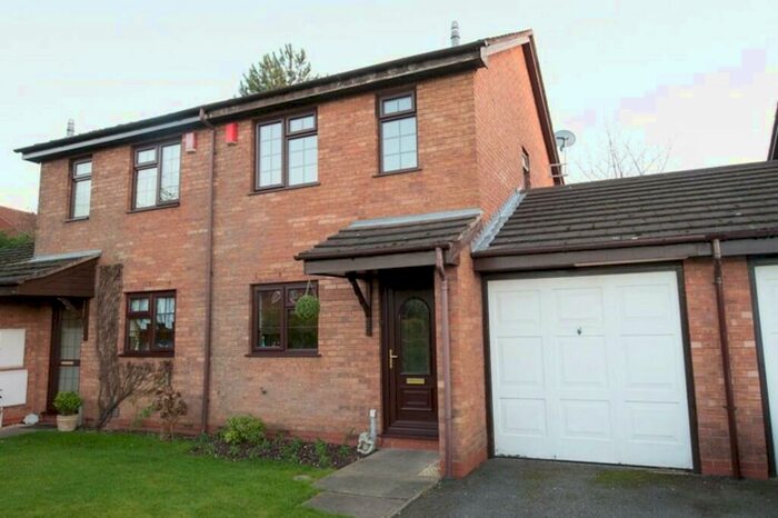 2 Bedroom Semi-Detached House To Rent In Shelley Drive, Four Oaks, B74