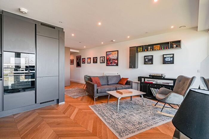 2 Bedroom Flat To Rent In Hennessey Apartments, Brigadier Walk, Woolwich, SE18