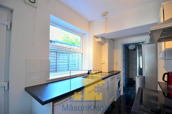 3 Bedroom Terraced House To Rent In Flexible Start Date Westminster Road, Student Property - Selly Oak, Birmingham, B29