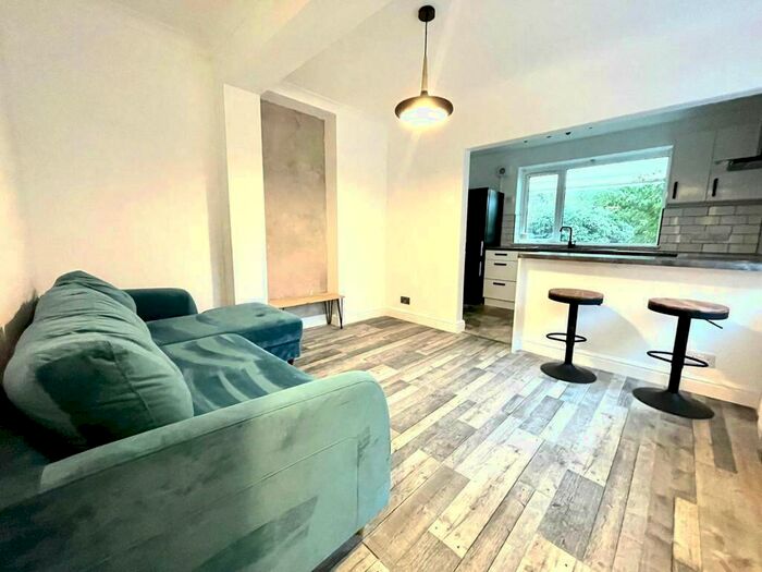 1 Bedroom Flat To Rent In Harold Road, Margate, CT9