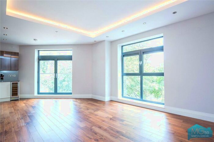 3 Bedroom Apartment To Rent In Muswell Hill, Muswell Hill, London, N10