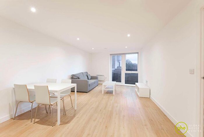 2 Bedroom Flat To Rent In The Plaza, Manchester, Uk, M4