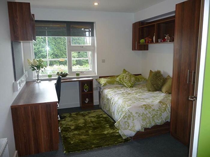 8 Bedroom Flat To Rent In Flat, Plymbridge Lane, Derriford, Plymouth, PL6