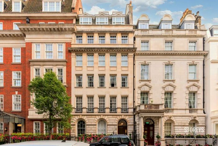 2 Bedroom Flat To Rent In Upper Brook Street, Mayfair, London, W1K