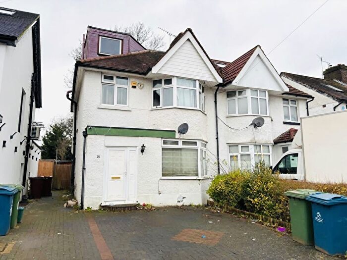 3 Bedroom Semi Detached House For Sale In Methuen Road, Edgware, HA8