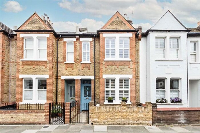 2 Bedroom Property To Rent In Field Lane, Teddington, TW11