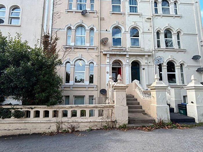 1 Bedroom Flat To Rent In Orchard Gardens, Teignmouth, TQ14