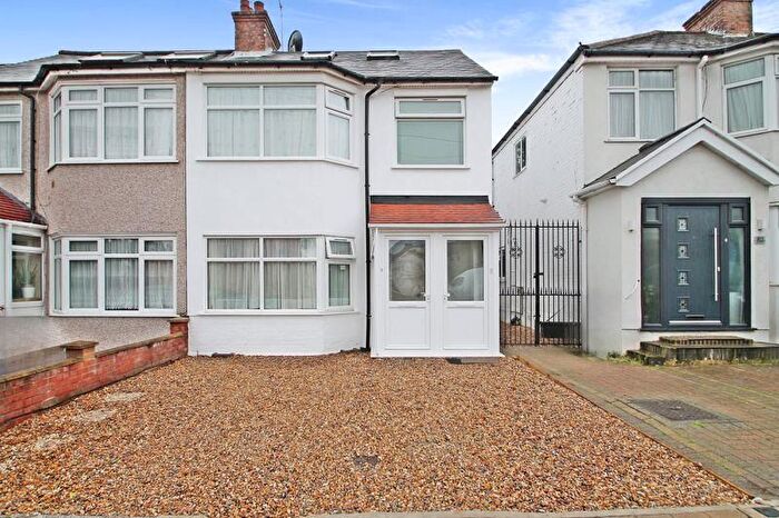 2 Bedroom Maisonette To Rent In Crofts Road, Harrow, HA1