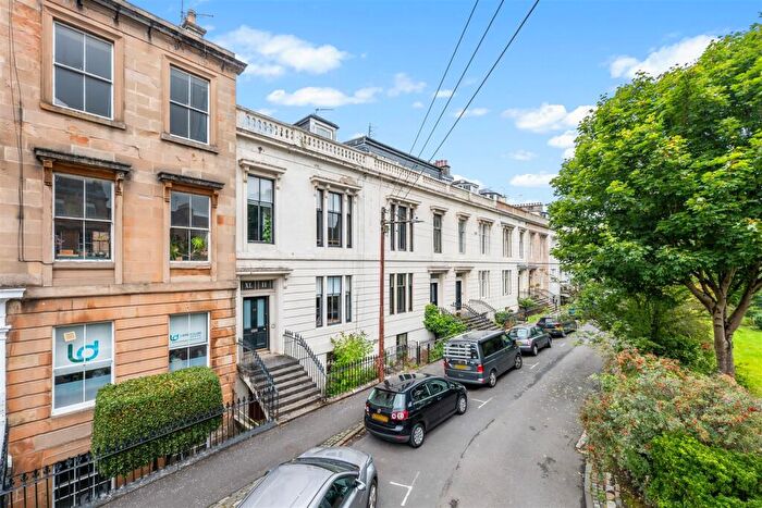 1 Bedroom Flat For Sale In Top Floor Lansdowne Crescent, Kelvinbridge, G20