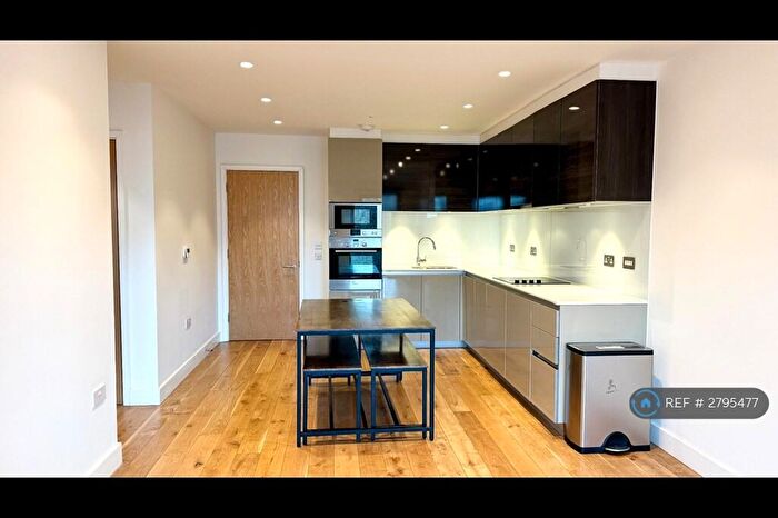 2 Bedroom Flat To Rent In Rathbone Market, London, E16