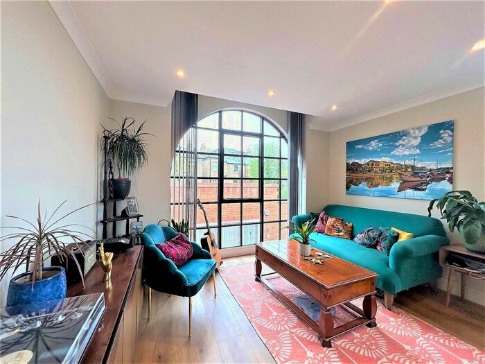 2 Bedroom Flat To Rent In West Street, Harrow, HA1