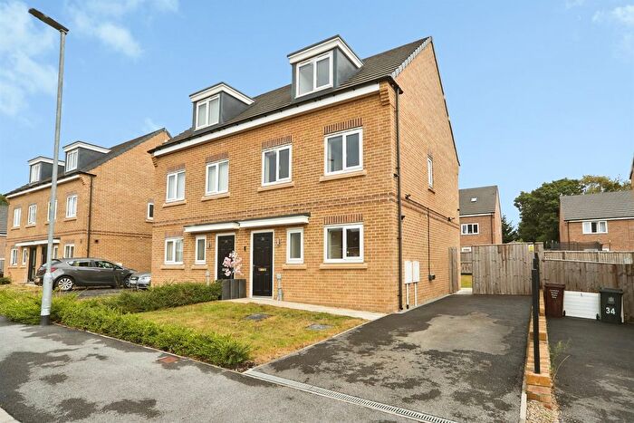 3 Bedroom Semi Detached House For Sale In Quarry Bank Road, Bradford, BD2