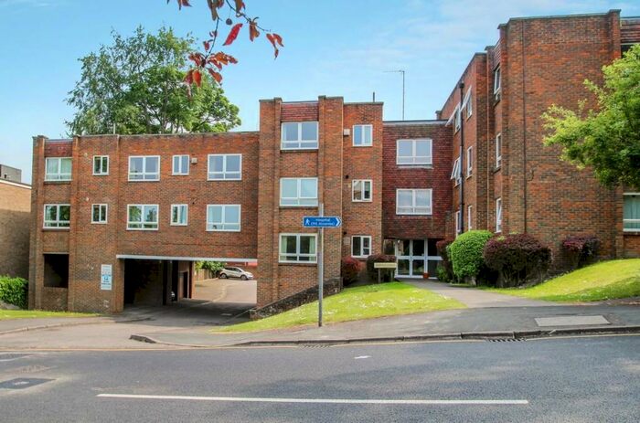 Studio To Rent In Harvey Road, Guildford, GU1