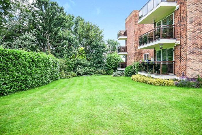 2 Bedroom Flat To Rent In Shannon Way, Beckenham, BR3