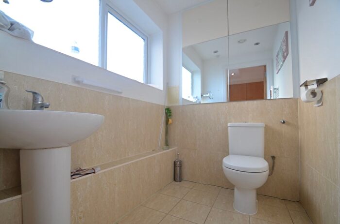 4 Bedroom Terraced House To Rent In Pontes Avenue, Hounslow, TW3
