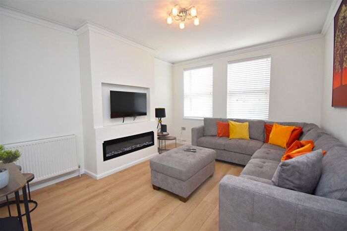 3 Bedroom Semi-detached House To Rent In Burton Stone Lane, York, YO30