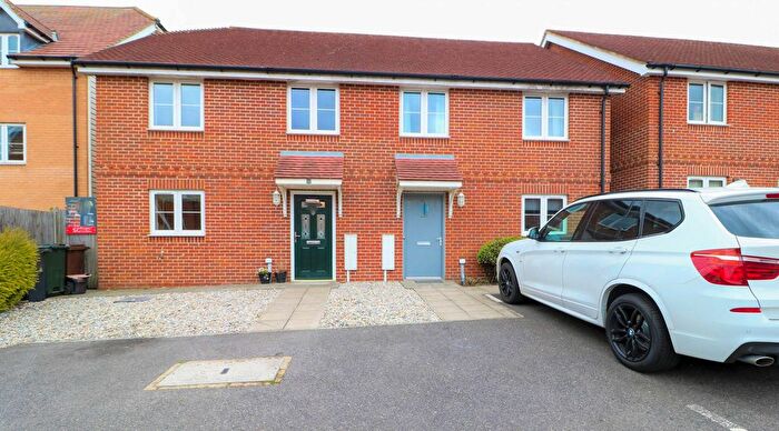 3 Bedroom Semi Detached House For Sale In Greystones, Willesborough, TN24