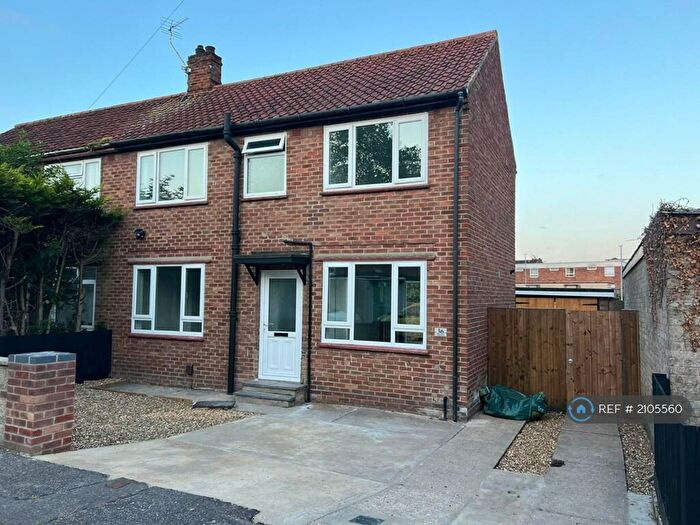 3 Bedroom Semi-Detached House To Rent In Shipfield, Norwich, NR3