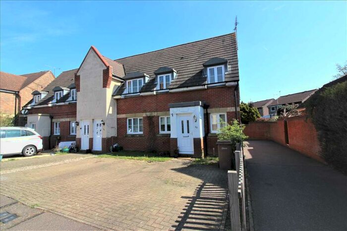 2 Bedroom Maisonette To Rent In Two Bed Maisonette - Chelmer Village, CM2