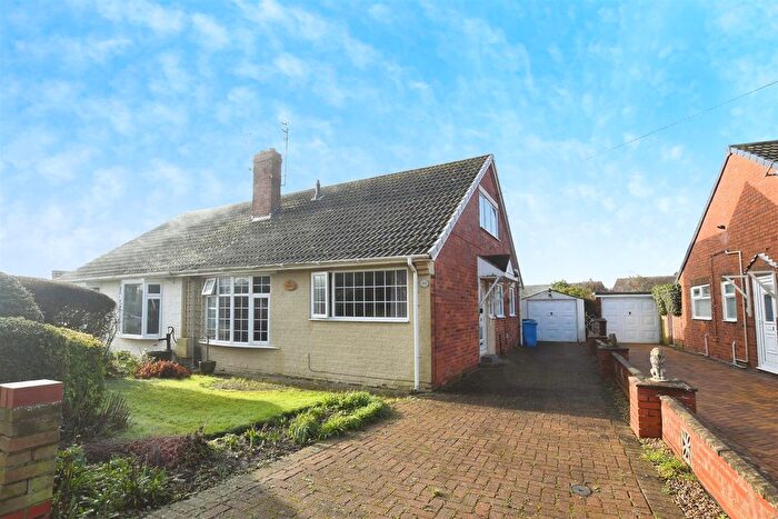 2 Bedroom Semi-Detached Bungalow For Sale In Compass Road, Hull, HU6