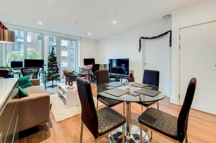 1 Bedroom Flat To Rent In Compton House, Woolwich, SE18