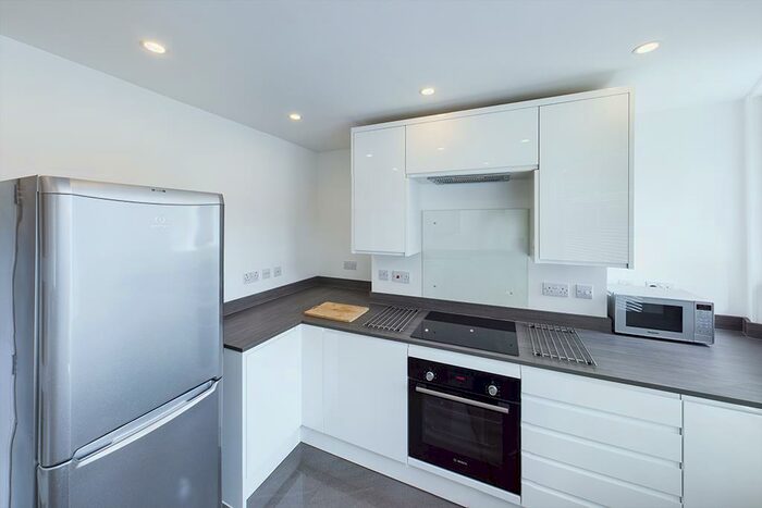 2 Bedroom Flat To Rent In Grosvenor Mansions, Grosvenor Square, Southampton, SO15