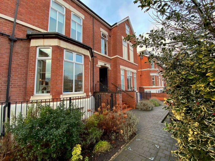 2 Bedroom Flat To Rent In St Johns Corner, - Whitelow Road, Chorlton, M21