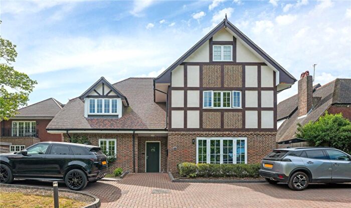 2 Bedroom Flat For Sale In The Avenue, Beckenham, BR3