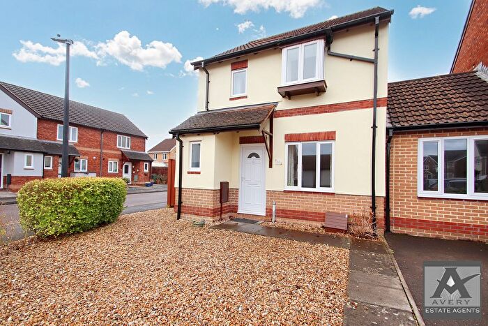 3 Bedroom Link Detached House To Rent In Honeysuckle Place, Weston-Super-Mare, BS24