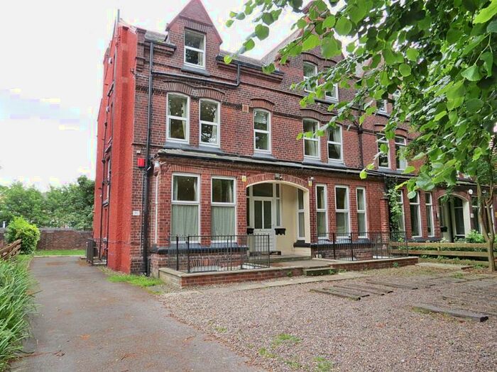 14 Bedroom Terraced House To Rent In North Grange Road, LS6