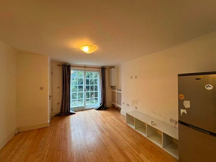 1 Bedroom Flat To Rent In Caledonian Road, London, N1